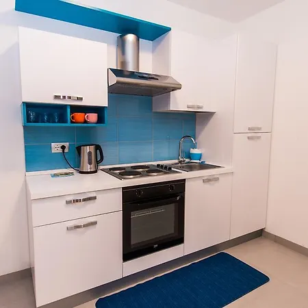 Blue Sky Apartment