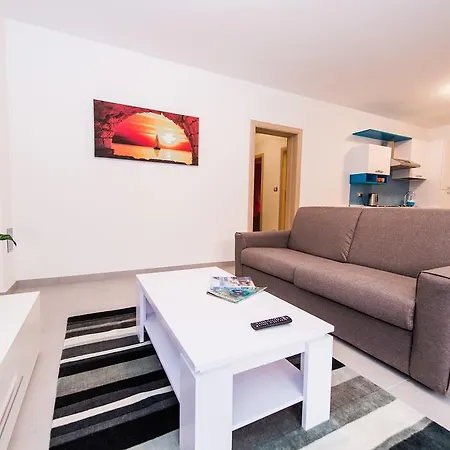 Apartment Blue Sky *