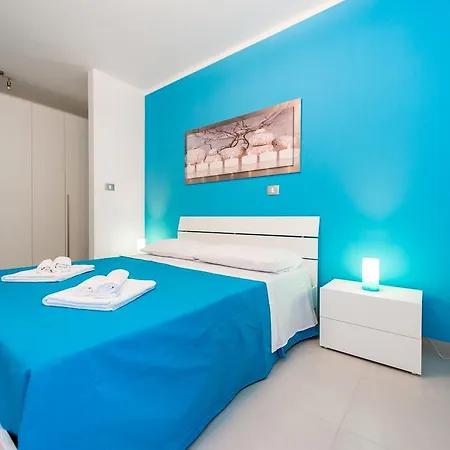 Blue Sky Apartment *